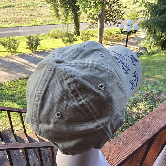 Primos Hunting Calls Autographed Cap, Will Primos + 6 More Autographs - Picture 5 of 6
